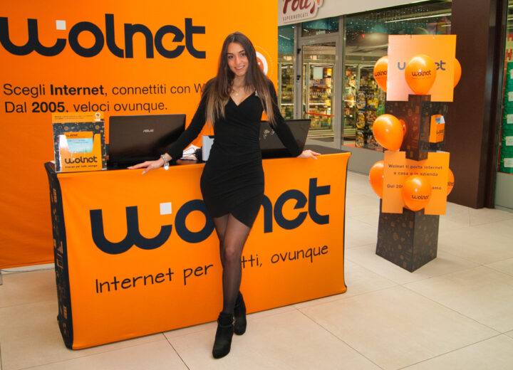 Hostess allo Shop Center Valsugana