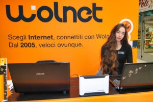 Profashionall - Hostess per servizio di vendita presso Centro commerciale Shop Center Valsugana di Pergine