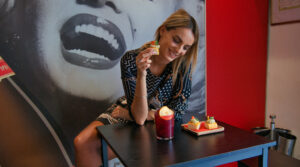 La nostra modella per Shooting fotografico presso Bar Aquila d'Oro di Trento